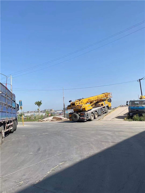 长宁县25吨吊车的租赁价格大概是多少？